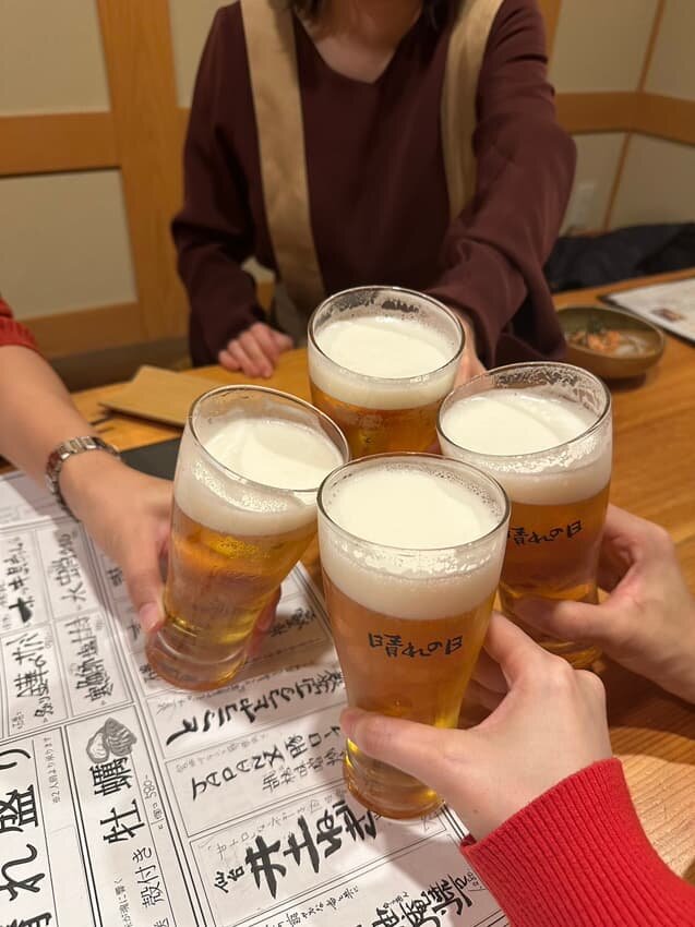 同僚と仕事帰りに一杯