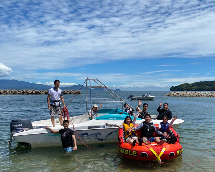海でボート